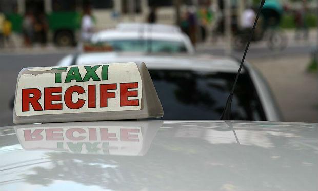 Sobram reclamações e faltam denúncias contra taxistas no Carnaval do Recife