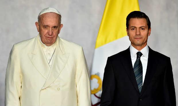 O encontro constitui a primeira vez que um presidente mexicano recebe, no Palácio, um chefe Católico / Foto: AFP