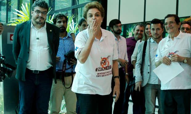 Dilma visita fábrica que produz Aedes aegypti transgênico