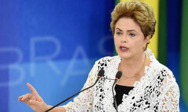 A inabilitação de Dilma para exercer cargo público seria uma pena acessória à da perda do mandato / Foto: AFP