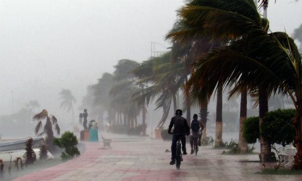 Furacão Newton, que atingiu o México, perdeu força e se tornou uma tempestade tropical / Foto: AFP