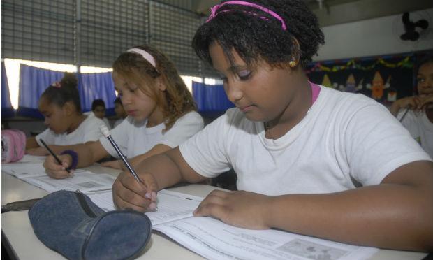 Estudantes brasileiros dos anos finais do ensino fundamental não atingem meta estabelecida pelo MEC / Foto: Agência Brasil
