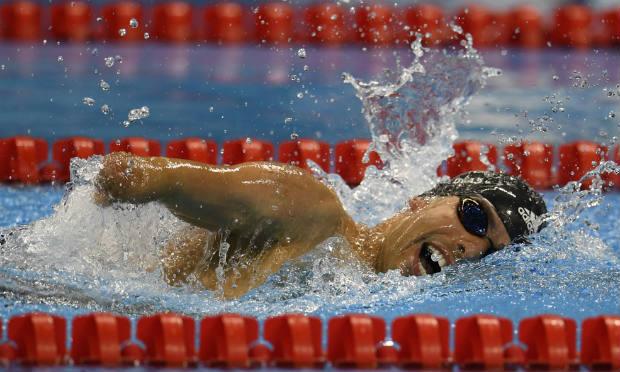 Maior nome do esporte paralímpico brasileiro, o nadador de 28 anos conquistou a primeira medalha da natação do país nos Jogos Rio-2016 e sua 16ª na carreira. / Foto: Christophe Simon / AFP
