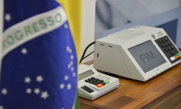 Os dados eleitorais ficam armazenados em salas-cofre monitoradas 24h por dia, durante os sete dias da semana, por pelo menos três pessoas. / Foto: José Cruz/Agência Brasil