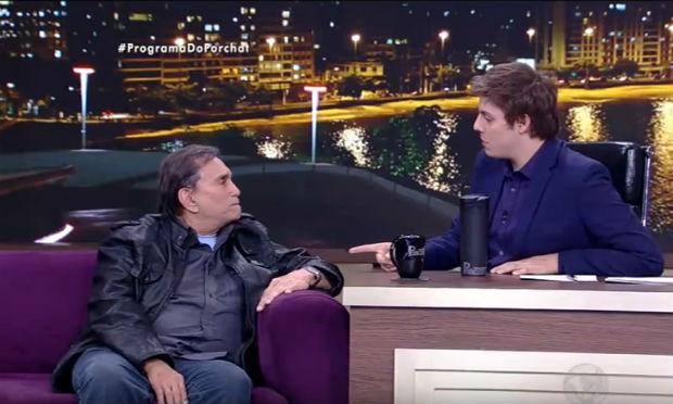 O humorista Dedé Santana foi entrevistado por Fábio Porchat em seu programa e falou sobre o filme "Os Trapalhões e o Mágico de Oroz". / Foto: Reprodução