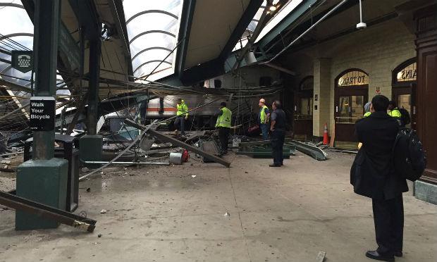 Ainda não há informação sobre mortos em acidente de trem em Nova Jersey / Foto: reprodução/US News
