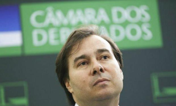 Após decisão do STF, Rodrigo Maia anuncia comissão especial para discutir aborto