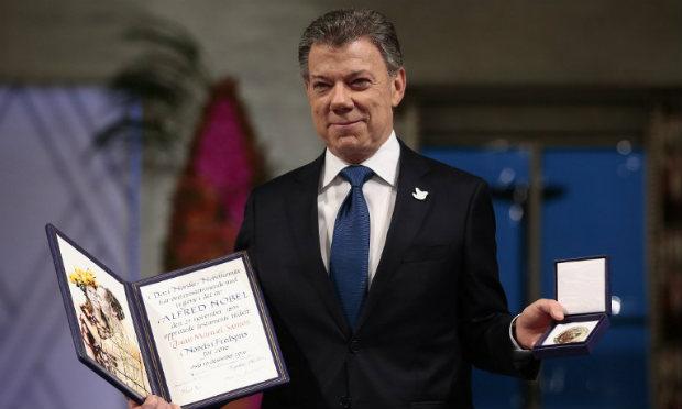 Presidente colombiano Juan Manuel Santos recebe o Prêmio Nobel da Paz