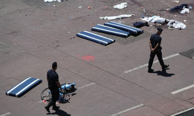 Onze pessoas detidas na França relacionadas a atentado de Nice