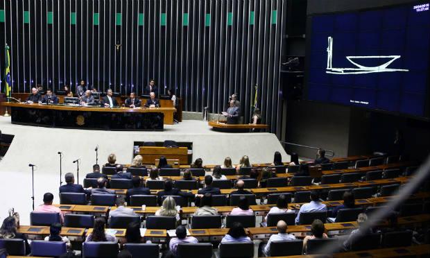 Deputados apresentam proposta para convocar assembleia constituinte