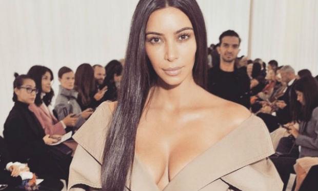 Kim Kardashian volta às redes sociais