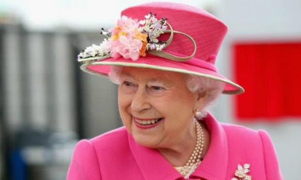 Susto vivido pela Rainha Elizabeth II no Palácio de Buckingham foi revelado pelo jornal The Times / Foto: AFP