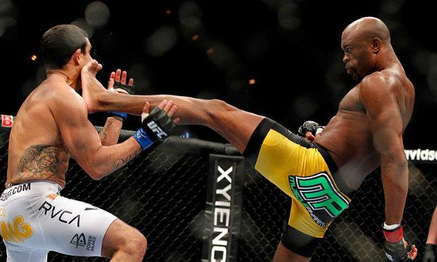 O nocaute de Anderson Silva sobre Vítor Belfort é considerado um dos mais espetaculares do UFC. / Foto: UFC.