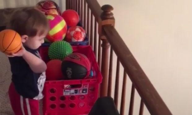 Aos dois anos, Calvin Shannon chama atenção com sequências de cestas