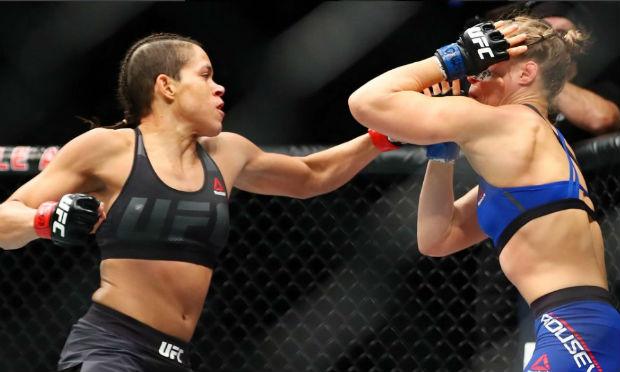 Amanda Nunes destruiu Ronda Rousey em apenas 48 segundos. / Foto: UFC.