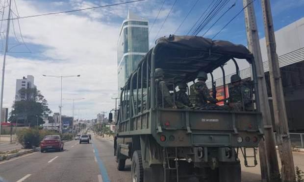 Militares garantem a circulação de ônibus em Natal / Foto: Sumaia Villela Agência Brasil/EBC