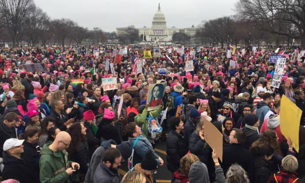 O presidente Trump enfrenta neste sábado uma grande manifestação impulsionada por mulheres / Foto: AFP