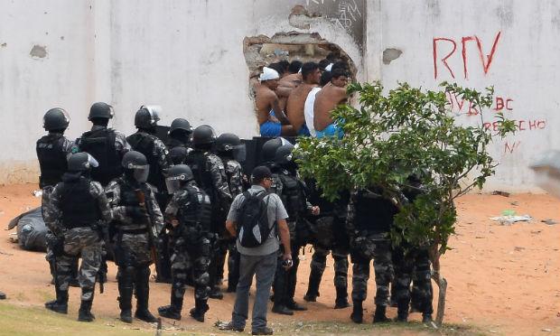 A força-tarefa trocará informações com os agentes penitenciários para fazer reconhecimento da Alcaçuz / Foto: AFP