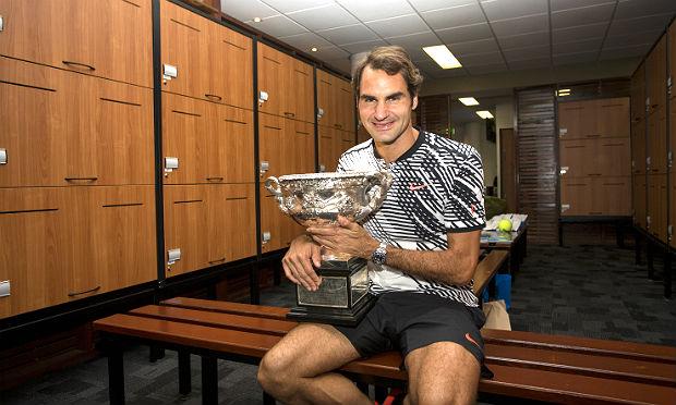 Ao alcançar sua 18ª taça de Grand Slam, Federer se isola ainda mais como o maior campeão de eventos major / Foto: AFP