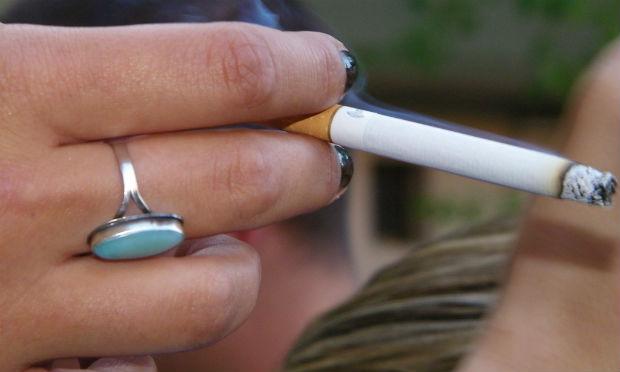 Os pesquisadores analisaram dados de 152 países, que representam 97% dos fumantes do planeta / Foto: AFP