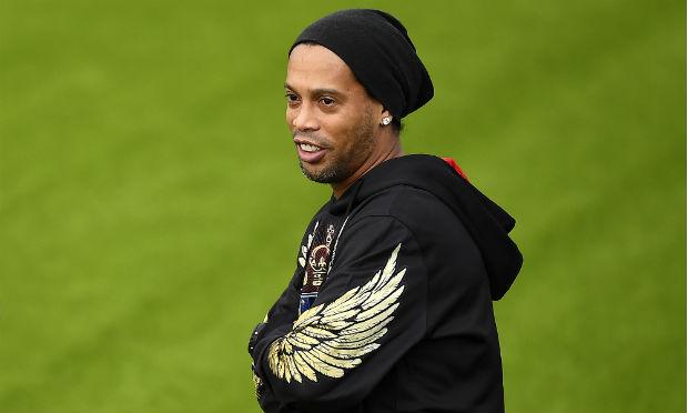 Ronaldinho Gaúcho defendeu o time catalão entre 2003 e 2008. / Foto: FRANCK FIFE / AFP