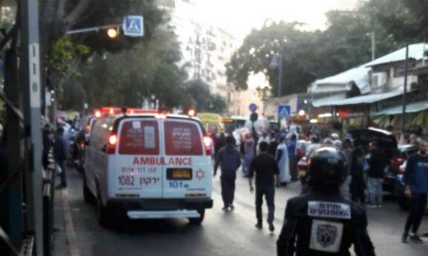Palestino ataca multidão em mercado perto de Tel Aviv, quatro feridos