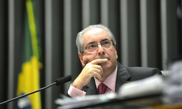 Preso, Cunha faz bilhete sobre condição de saúde e critica presídio