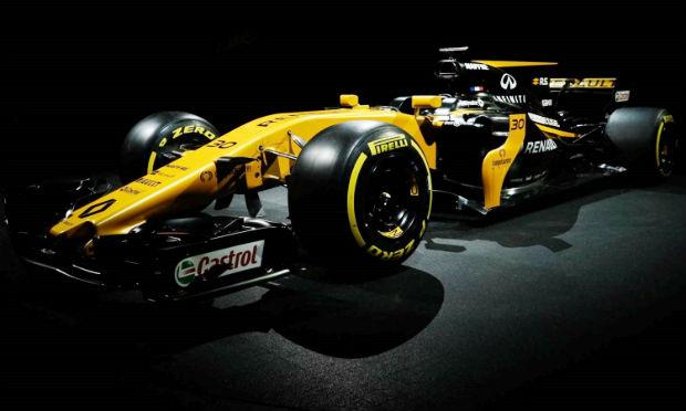 O modelo R.S. 17 foi revelado em uma cerimônia que contou com a presença dos pilotos titulares Nico Hülkenberg e Jolyon Palmer. / Foto: Renault Sport F1.