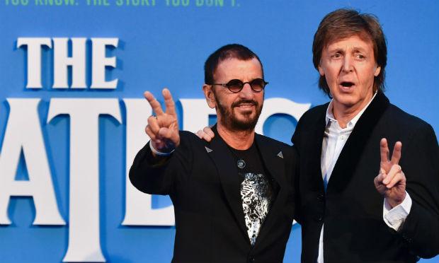 Os dois Beatles ainda vivos se reuniram em um estúdio pela primeira vez em sete anos com ocasião do novo disco de Ringo Starr. / Foto: Ben Stansall / AFP