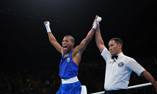 Apesar do inédito ouro no boxe, Robson Conceição não está entre os finalistas. / Foto: