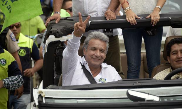 Governista Lenín Moreno (foto) e o oposicionista Guillermo Lasso vão disputar a preferência do eleitorado no dia 2 de abril / Foto: AFP