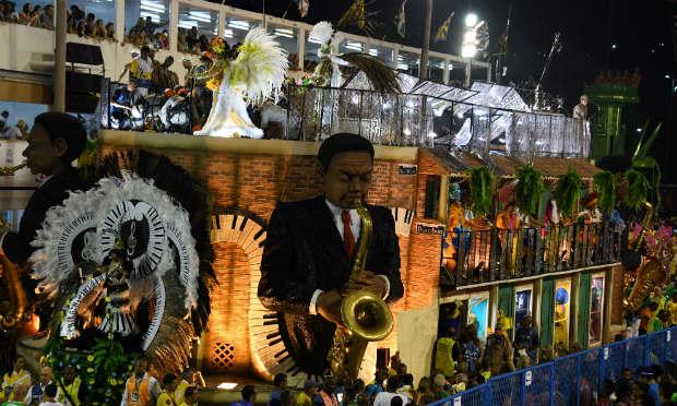 Por causa de acidentes, nenhuma escola de samba do Rio cairá este ano