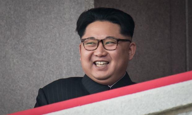 O líder norte-coreano Kim Jong-Un tenta desenvolver um míssil balístico intercontinental com capacidade de atingir o território dos Estados Unidos, algo que, afirmou Trump há vários meses, "não vai acontecer".  / Foto: ED JONES / AFP