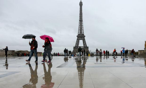 O objetivo é "construir a Torre Eiffel do futuro", afirmou Anne Yannic, diretora-geral da Sociedade de Exploração da Torre Eiffel, ao apresentar seu plano à AFP.  / Foto: Ludovic Marin / AFP