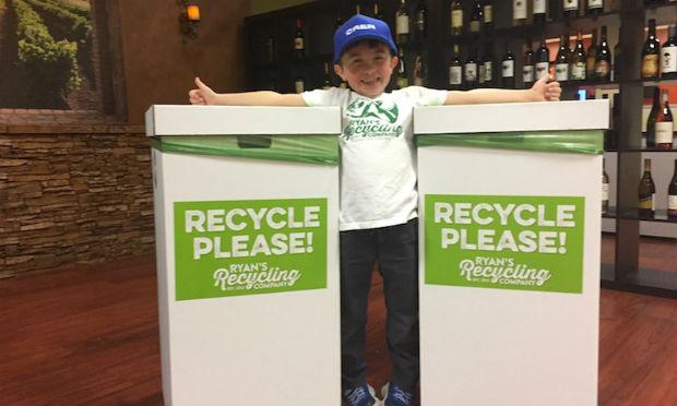 O pequeno Ryan é apaixonado por reciclagem e deseja salvar os animais marinhos do lixo despejado no mar / Foto: divulgação