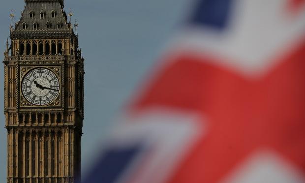Quase nove meses após os britânicos decidirem abandonar a União Europeia, o Parlamento se prepara para dar autorização para o início do divórcio. / Foto: DANIEL LEAL-OLIVAS / AFP