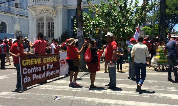 Pernambuco também foi palco de protestos contra o presidente da República / Foto: Aline Araújo/Jornal do Commercio