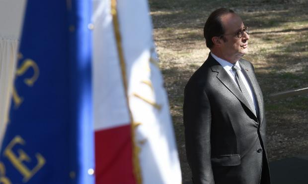 O presidente francês, François Hollande, classificou o evento como um atentado. / Foto: BORIS HORVAT / POOL / AFP