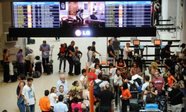 Os quatro terminais respondem por 11,6% dos passageiros que circulam no país, por 12,6% das cargas e por 8,6% das aeronaves do tráfego aéreo brasileiro. / Foto: Agência Brasil