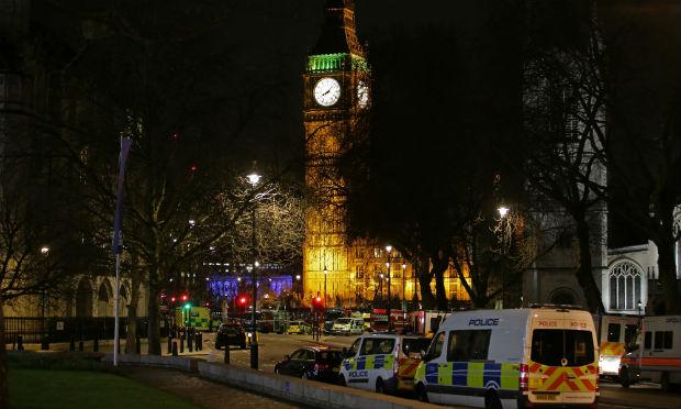 Várias vítimas ficaram feridas em um ataque em Londres. O possível autor do crime também foi morto / Foto: AFP