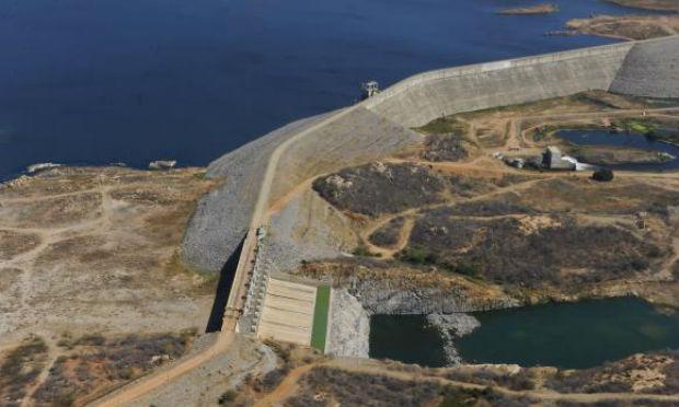 O Açude Castanhão, maior reservatório público do Brasil, só possui atualmente 5,5% de sua capacidade total / Foto: Deivyson Teixeira/Divulgação Cagece