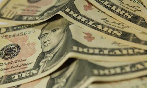 O dólar à vista no balcão terminou em alta de 0,55%, a R$ 3,1292, após atingir a máxima de R$ 3,1396  / Foto: Fotos Públicas