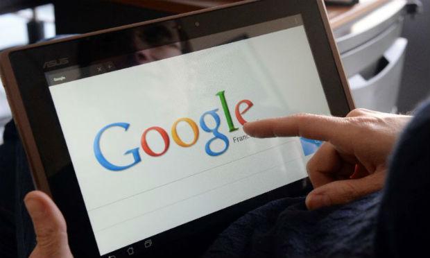 Empresas europeias também anunciaram a retirada de suas propagandas do Google. / Foto: AFP