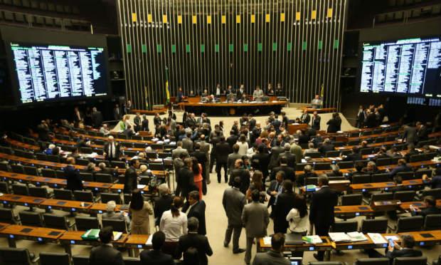 O texto já havia passado pela Câmara em primeiro turno alterava o artigo 206 da Constituição Federal / Foto: Agência Brasil