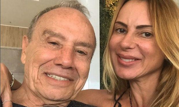 Stênio Garcia manda recado para esposa internada: 'Logo estarei ao seu lado'