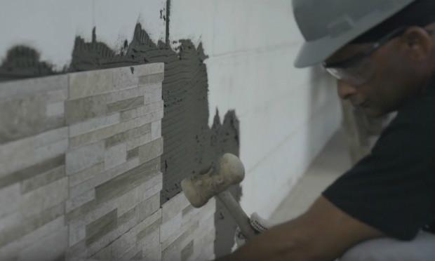 Aprenda como aplicar revestimento cerâmico na sua parede