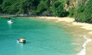A Baía do Sancho, em Fernando de Noronha, é considerada a praia mais bonita do Brasil
