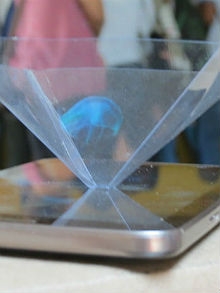 O holograma feito com garrafas pet é uma das atrações do Pavilhão de Exposições